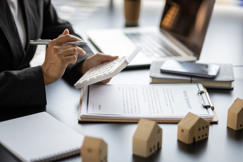 shutterstock 2155337311